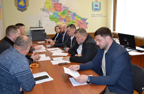 Робота депутатів на сесії Черкаської районної ради